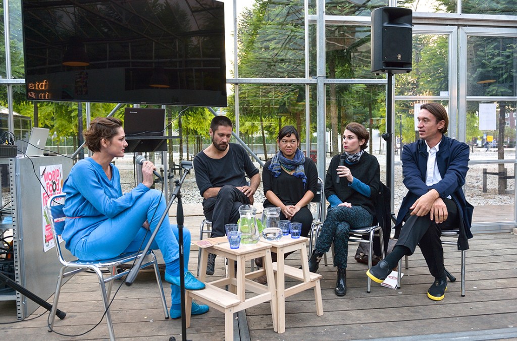 平均身長世界一の国で（WORLD FOOD FESTIVALにて)　